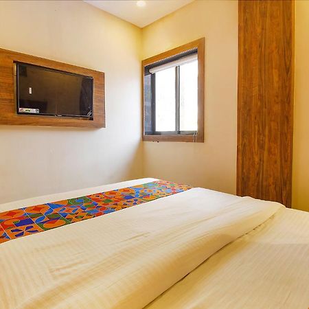 Fabhotel Peninsula - Nr Csmt Station Bombaj Zewnętrze zdjęcie
