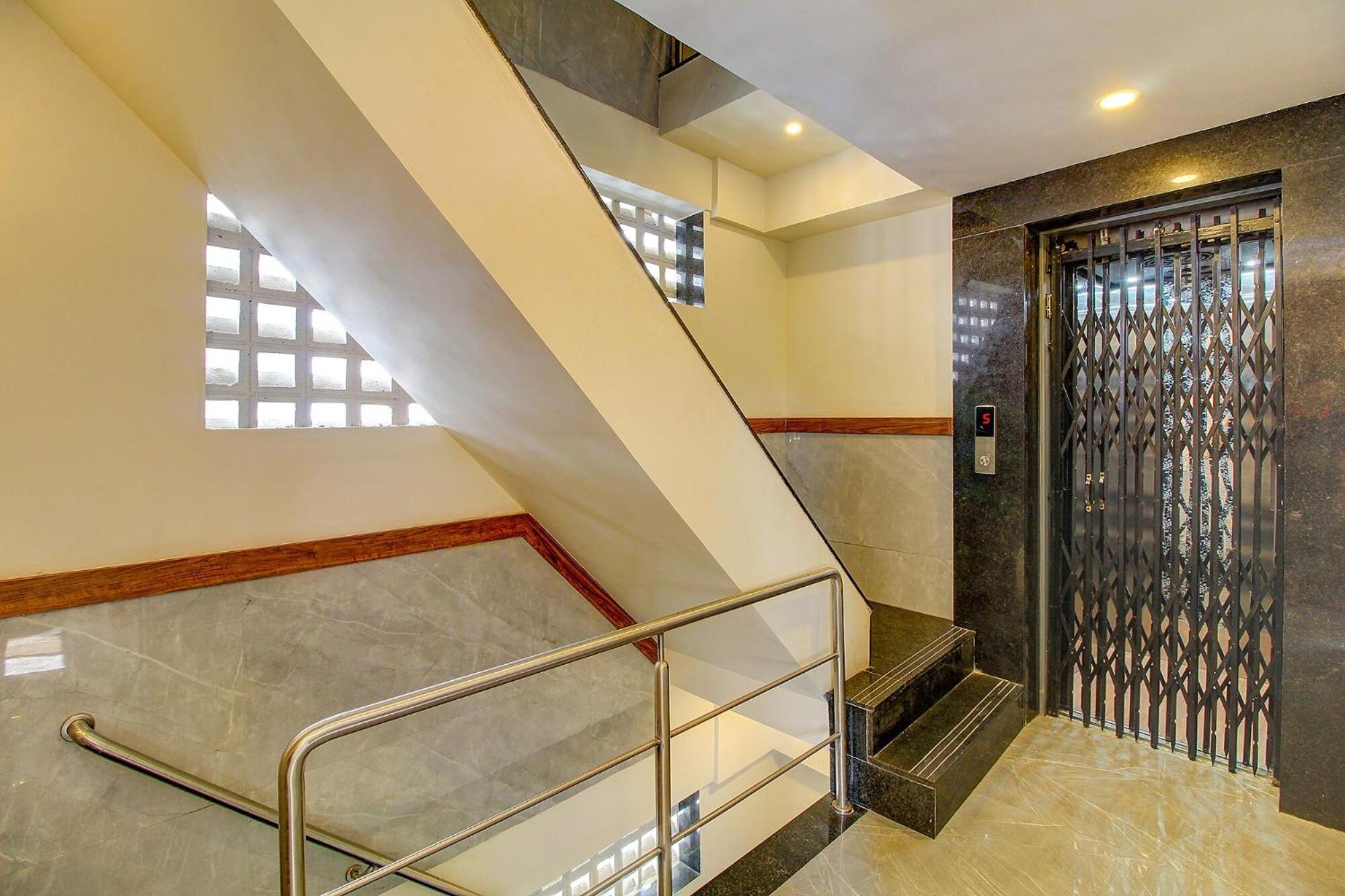 Fabhotel Peninsula - Nr Csmt Station Bombaj Zewnętrze zdjęcie